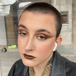 Meet your Posher, Macy